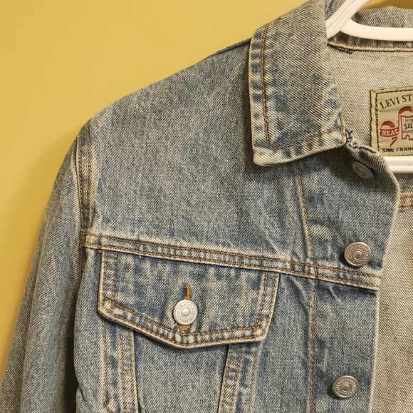 Vintage Levi's Cropped Denim Jacket - Picture 1 of 8